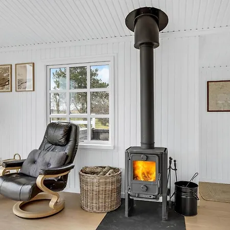 Holiday home Stunning In With Kitchen Haderslev